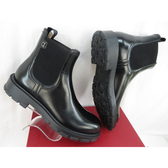 NIB FERRAGAMO IAGO BLACK LEATHER GANCINI LOGO PULL CHELSEA ANKLE BOOTS 11 E